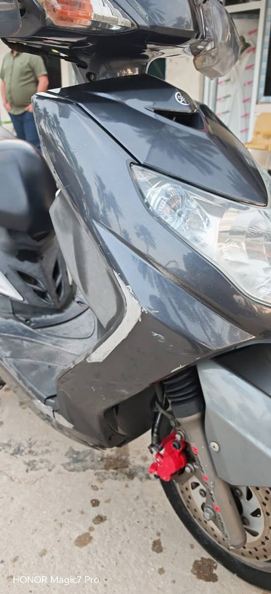 سلام عليكم...  سكنس فحل نوزل وارد ياباني نظافتها موضحة بالصور والفيديو... بيها جهاز انذار وبصمات ثنين مكفولة الكفرات والمحرك والكهربائيات الدراجة بلادية وانطي بيها ضمان سعرها مليون و150 مكاني بغداد محيط الكاظمية ***********
