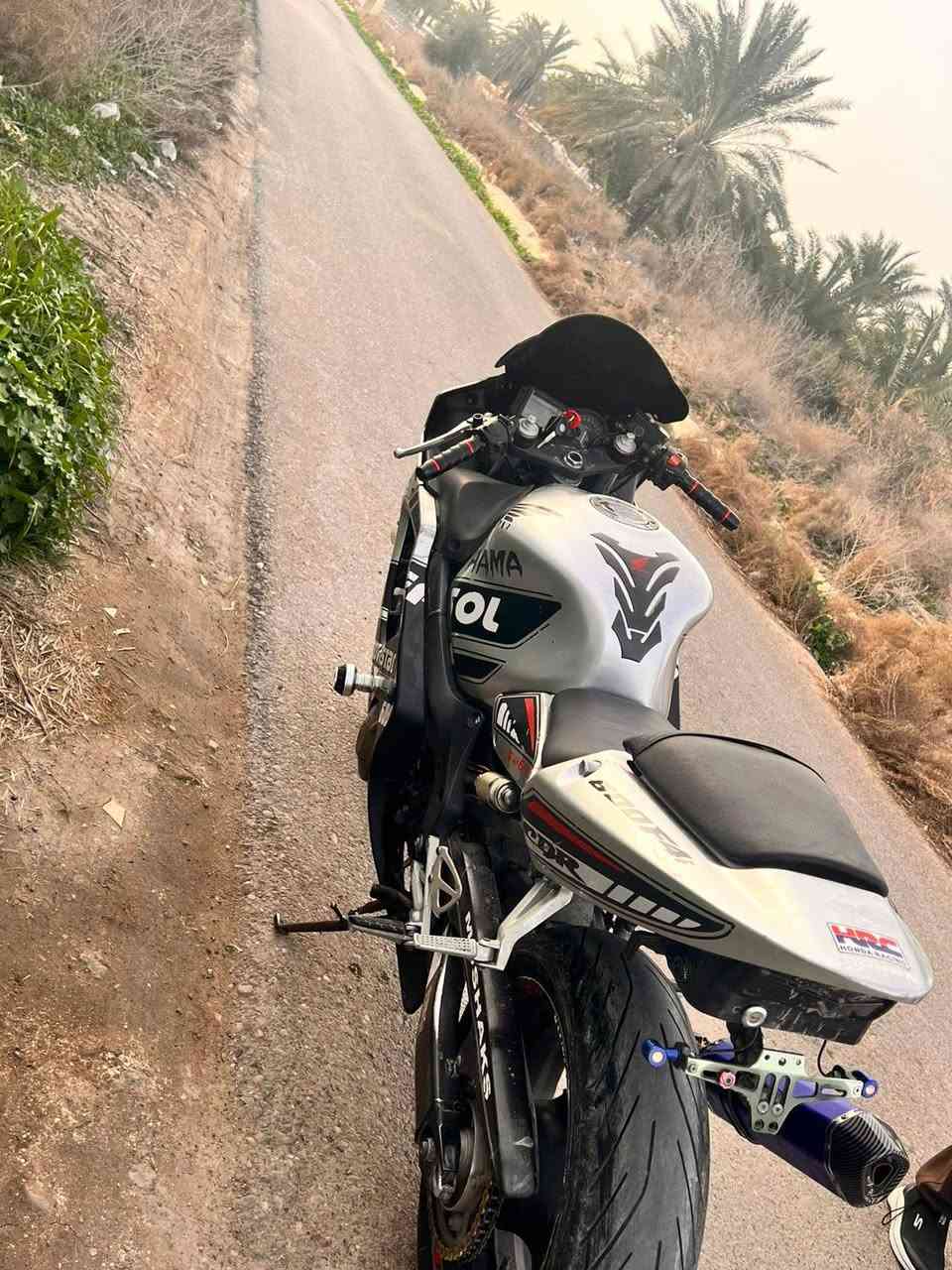 سلام عليكم بطح افوراي 600شلعه فول معدل ✈محركه يخبل الدراجه ممفتوحه بلادي كفراته شويه تعبانات بيهن شخوط غير هاي مابيه شي الدراجه تخبل مال جناي دهن كله امزويل مداريه كلش  صالنصه كاتم  ب 27وبيه مجال الشراي لاستفسار ***********
