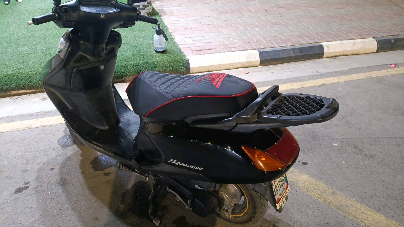 دراجة سبيسي ياباني مكفولة مامفتوحة نضيفة داخل وخارج بس الكفرات تجارية 
صار ٦ اشهر من اخذتها رمبة العنوان كوت الدجيلي 