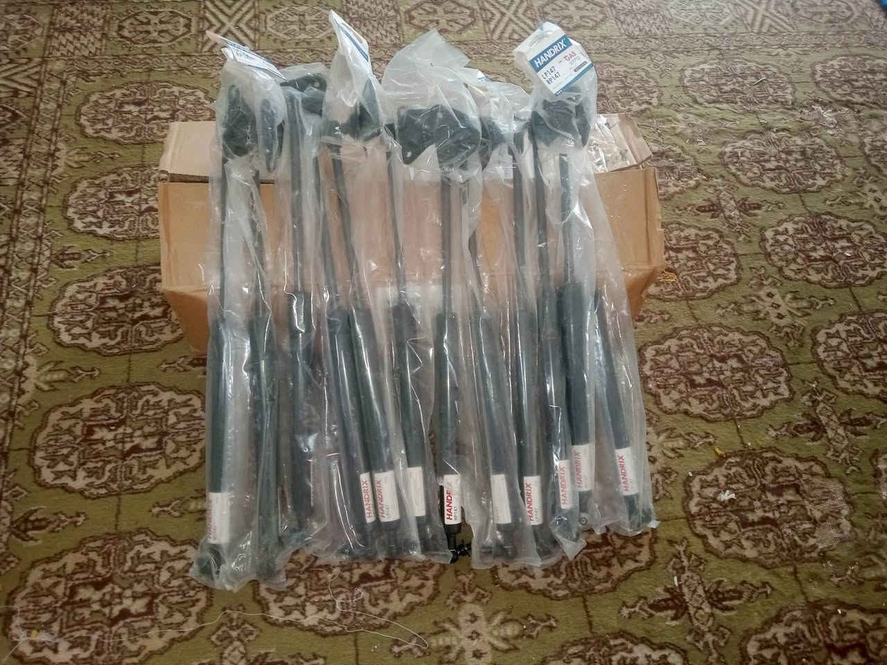 السلام عليكم كل ماموجود بلصور متوفر بانسب الاسعار للتواصل على الخاص او الرقم ***********
