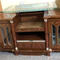 ميز • قابل تفاوض • مراسله خاص