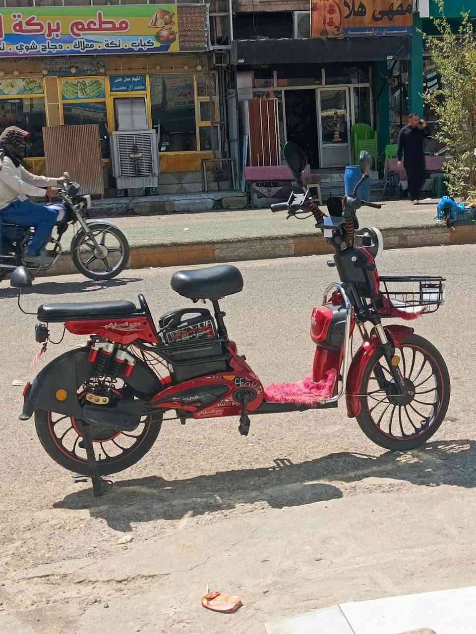 للبيع حجم 20 قبل اسبوعين بدلتلها بطاريتين جدد محتاجلها بطارية او بطاريتين بس تمشي طبيعي كلشي شغال بيها ما بيها عطل رايدها ب 350 وبيها مجال
الرقم *********** المكان الغراف
