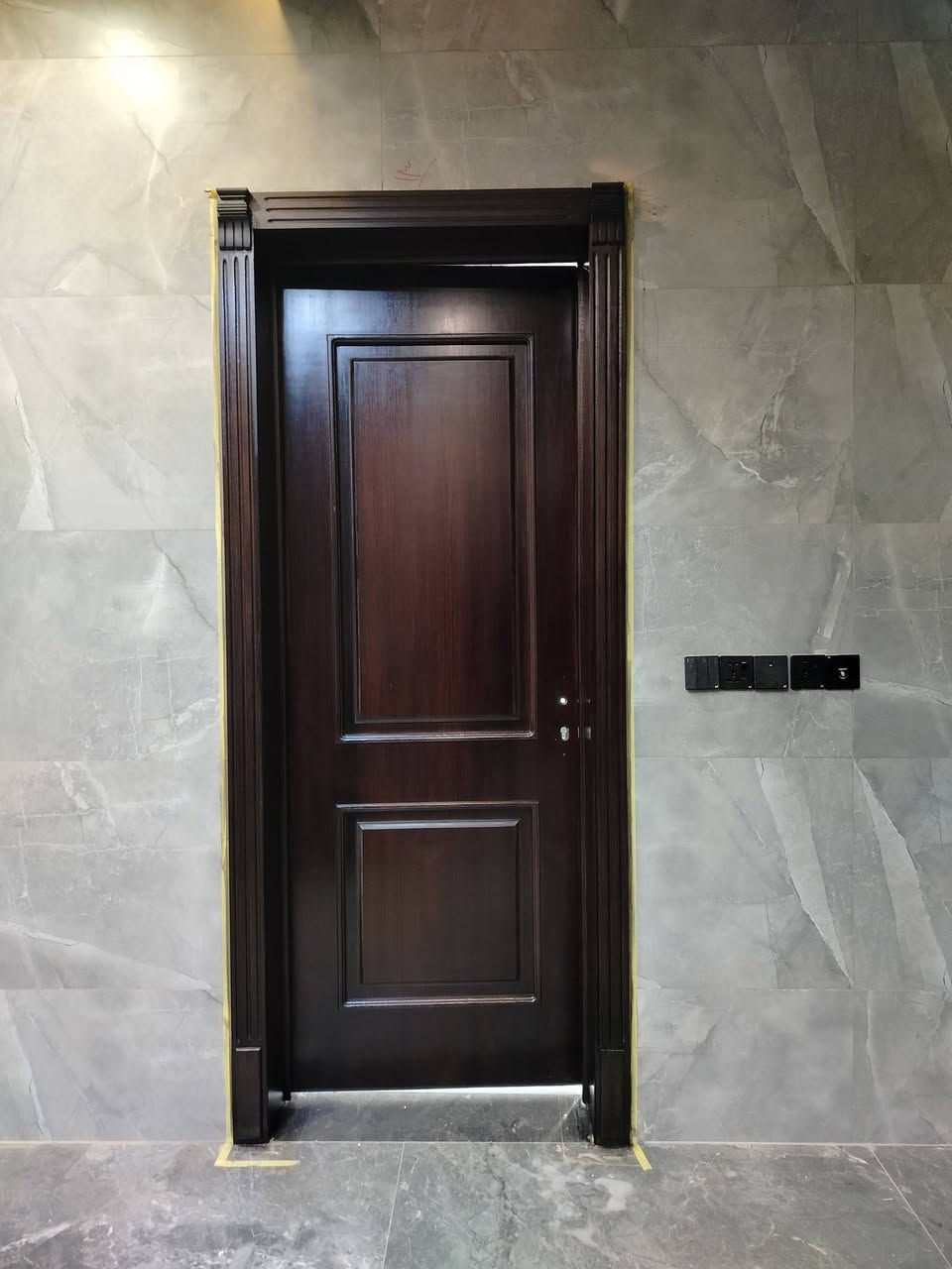 صباغ ابواب وغرف نوم درجه اولى وتغيير اللالوان ***********
