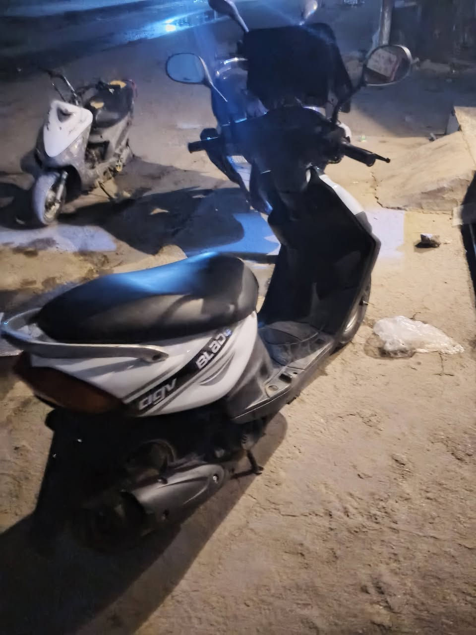 ماكس قجمه دراجه ستعمال شهر واحد فقط بحاله الوكالة شرط شلعه ومعدل فول كفالة عامه سعر 600 بيع مستعجل عنوان حله المركز ***********
