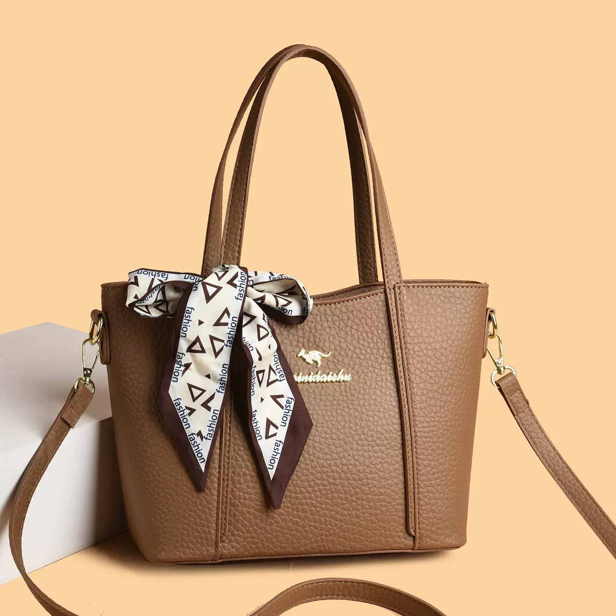 🖤✨ أناقة تخطف القلب ✨🖤
شنطة نسائية فخمة بتصميم ناعم وكيوت تضيف لمستك الخاصة بكل إطلالة 💅
ستايل راقي + تفاصيل حلوة (الشال) تعطيها فخامة مختلفة 🤍
حجمها عملي ويكفي كل أغراضك اليومية بكل ترتيب وأناقة 👌
💫 تناسب الدوام، الطلعات، وكل وقت تحبين تكونين فيه مميزة
💰 السعر: 25 فقط (مع التوصيل 🚚)
🔥 عرض رهيب لا يفوّت
📩 احجزي هسه قبل نفاذ الكمية


**إذا كنت صاحب هذا الإعلان وتريد حذفه لأي سبب، رجاءا أرسل رسالة إلى الدعم الفني**