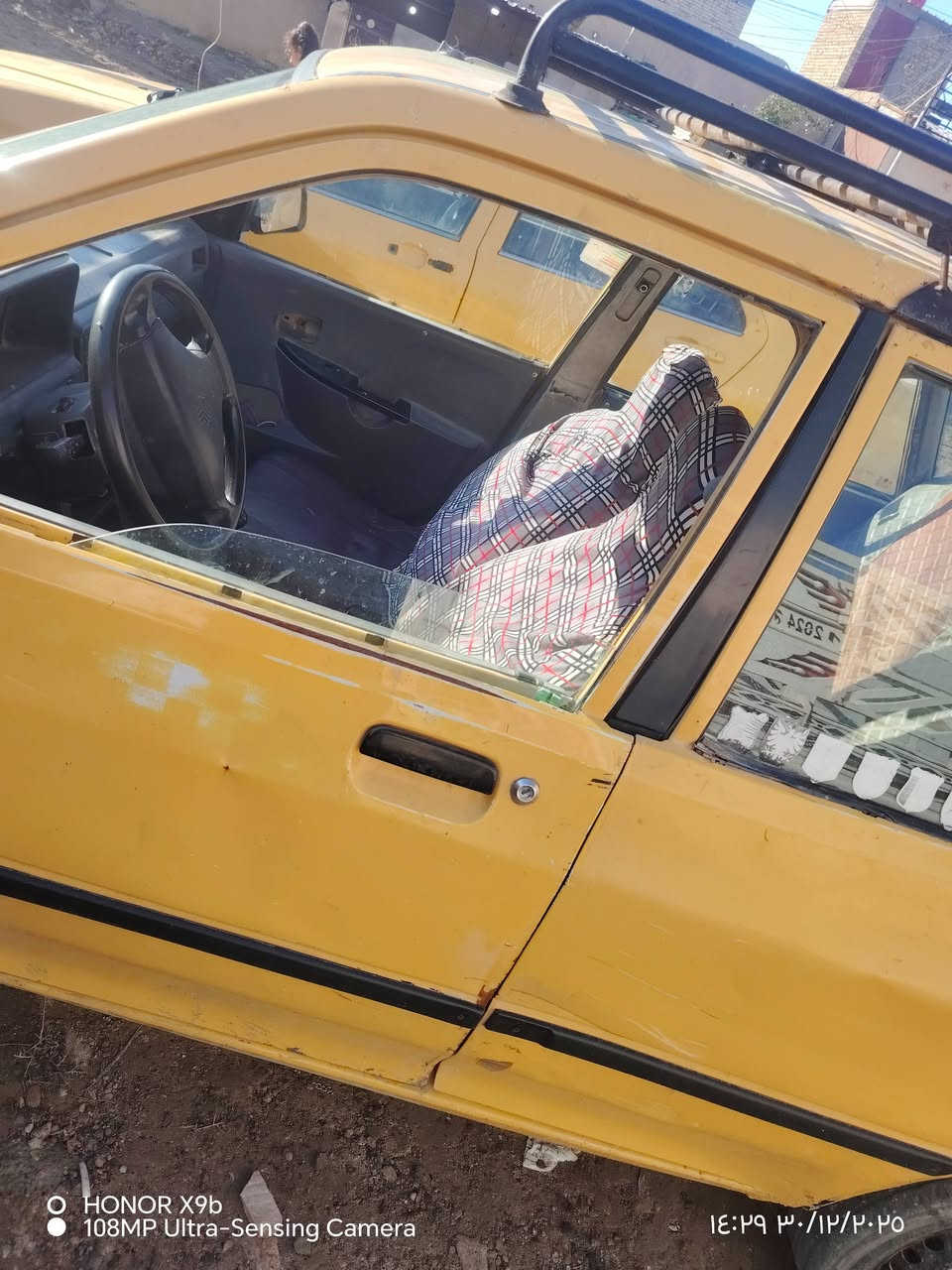 السلام عليكم سياره للبيع سايب مكاني بغداد الحسينيه
السعر 11  ***********
