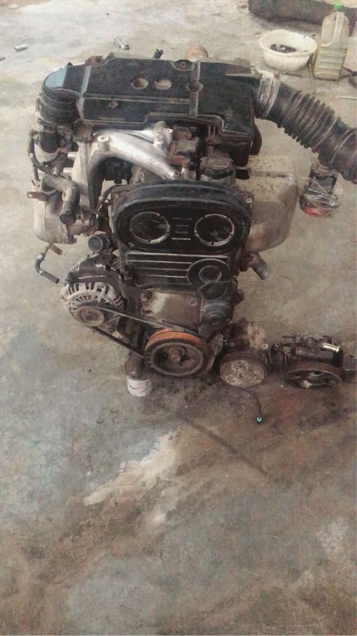 البيع 

محرك حجم 2000 وكير  فور ويل    ياباني  حاويه بشرط 

***********  واتساب
