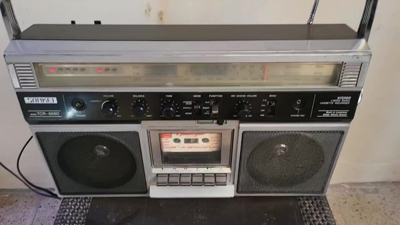 سانكي صنع في يابان استيراد أسواق مركزية موديل 1980 راديو fm mw sw sw2  نظافة ٩٥% سعر ١٣٥ الف توصيل ٦الف


**إذا كنت صاحب هذا الإعلان وتريد حذفه لأي سبب، رجاءا أرسل رسالة إلى الدعم الفني**