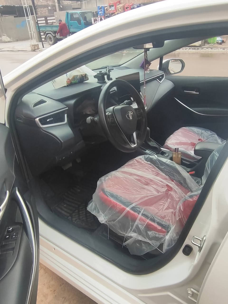 كورلا 2024 هايبرد
عداد المسافة 23K
سيارة مكفولة كفالة عامة من الضربة والصبغ والبارد 
فول مواصفات جلد +كشن كهرباء +سبايدر خلفي+باقي المواصفات معروفة
مكاني بغداد الامين الثانية السعر 145
***********
