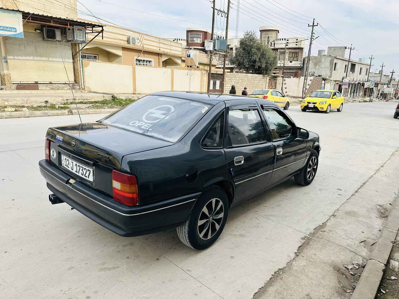 سلام وعليكم فكتره محرك 18 موديل 91 مصبوغه عام جماليه كاربون بيها سياره بسمي تريد وكاله تريد تحويل السعر 42 بيها مجال   العنون موصل الأيمن الهاتف ***********
