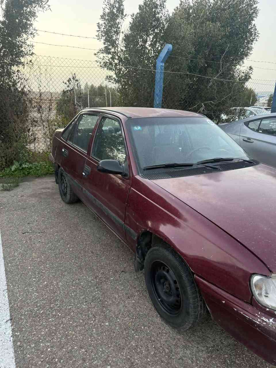 لمنز موديل ٩٤ رقم بغداد أنكليزي محرك يصرف سعرها ٢٤ورقة بيها مجال قليل 
***********
