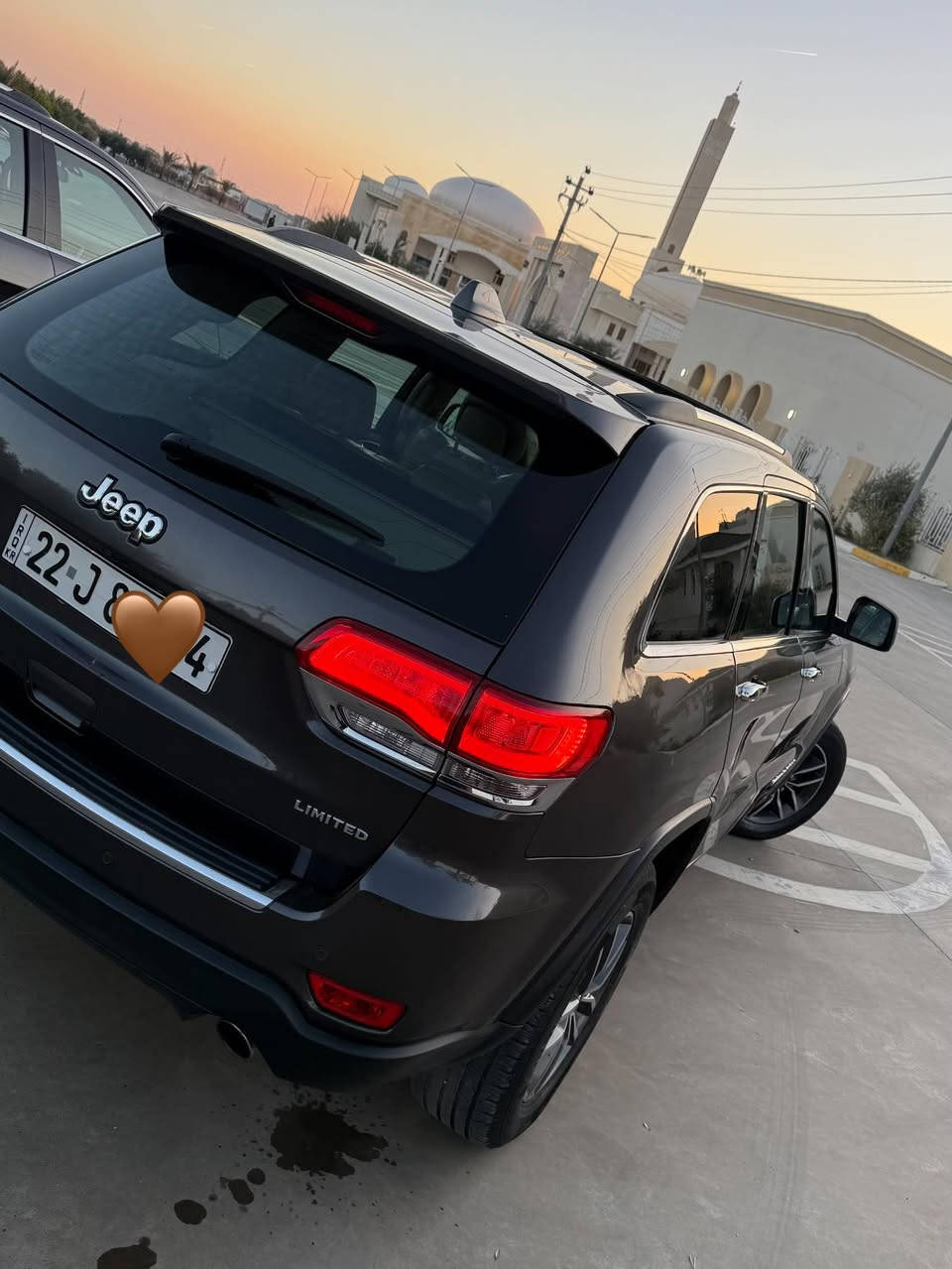 السلام عليكم جيب لاريدو عدد (3)
الاولى جيب لمتدد خليجي شركة هارلم 
الموديل 2018 
الفئة لمتدد
المواصفات فول واحد ع واحد خزن ميموري  بنورما.كشنات جلد . تدفئى تبريد . ستيرن هيتر . جنطة كهرباء . 4x4 فورويل 
ماشية 63 الف ومناقصها ايشي وباقي مواصفات لمتدد معروفة سياره مكفوله كفاله عامة عدا شبر باب سايق كاررت فقط وكير ومكينة مكفولات رقم اربيل تحويل مباشر
—————————————————
الثانيه جيب الموديل 2021 وراد امريكي 
السياره شيروكي مواصفات اعتياديه حادث امريكا جاملغ خلفي فقط ومن واصله للعراق الصباغ مباوك الباب يعني قطعتين بدون ايرباك بدون دواخل بجم كبس كير مكينه مكفولات رقم دهوك تحويل مباشر السياره مناقصها ايشي 
—————————————————
الثالثه جيب 2022 لون ابيض 
وارد كندي مكفوله كفاله عامه 
الفئه لمتدد 
المواصفات سلايت . كشنات جلد لون اسود . تدفئى كشنات . ستيرن هيتر . خزن ميموري . جنطة كهرباء . شاشة جبيرة وباقي مواصفات هواي معروفة . السياره كير + مكينه مكفولات ماشيه 60 اي استفسار ناسي ومذاكره خابرني وتدلل 

*********** واتساب + خط
