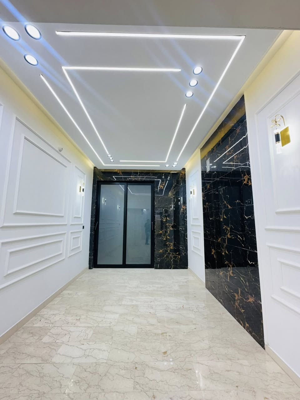 دار  للبيع  حي سلام خلف سايدين المستوصف مساحة 100 متر

#بيت_للبيع : #بالــنـجـف - حي السلام  على شارع 10 موقع مميز 

  (  🔴  تابع_التفاصيل_الكاملة  🔴  ) 
_________________:
دار سكن -  #حديث

مساحة دار 100 متر vip

طابقين --
🔘
__________________:
الموقع البيت : النجف- حي السلام
 

——-----:
( المجموعة #الغرف 🔸في  الدار3 غرف  نوم ) 

     #يتكون الطابق الأرضي_____

🔹غرفه  نوم
🔹 صالة
🔹 مطبخ 
 استقبال مفتوح على صاله 
🔹 مجاميع صحيات 
🔘 طارمة + صحيات 

———————----------------
#الطابق_الثاني_يحتوي _على : 
📌 غرف نوم عدد 2 غرف  نوم و مجميع صحيه 
 

➖➖➖➖➖➖➖➖➖

#للاستفسار أكثر يرجى الأتصال أو المراسلة🔰

أو زيارة-المكتب النجف الأشرف-حي السلام         
        سايدين سلام جامعة قرب حسين قفطان
مجاور الساحل للمرمر 

-***********_📲واتساب- اتصال ☎️

-
____________⤵️______________ :

مستعدون للتنفيذ البناء الدور حسب الطلب ❗
➖️ 
      لدينا_كادر هندسي متقن للبناء

 #بأحدث_التصاميم_العصرية_الحديثة

كل ما عليك الاتصال أو المراسلة على واتساب

تصميم - تنفيذ -اشراف - مقاولات - عامة 
. ___________:

احصل على عقار أحلامك معنا، نحن مكتب عقاري موثوق، ومتخصص في تلبية احتياجاتك السكنية والتجارية ❗

لمعرفة السعر علق ( تم)

***********

‭0781 153 0145‬

***********
مكتب الشارقة
