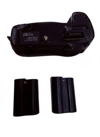 Nikon D7200 • عدسة 18-140 VR • بطارية إضافية