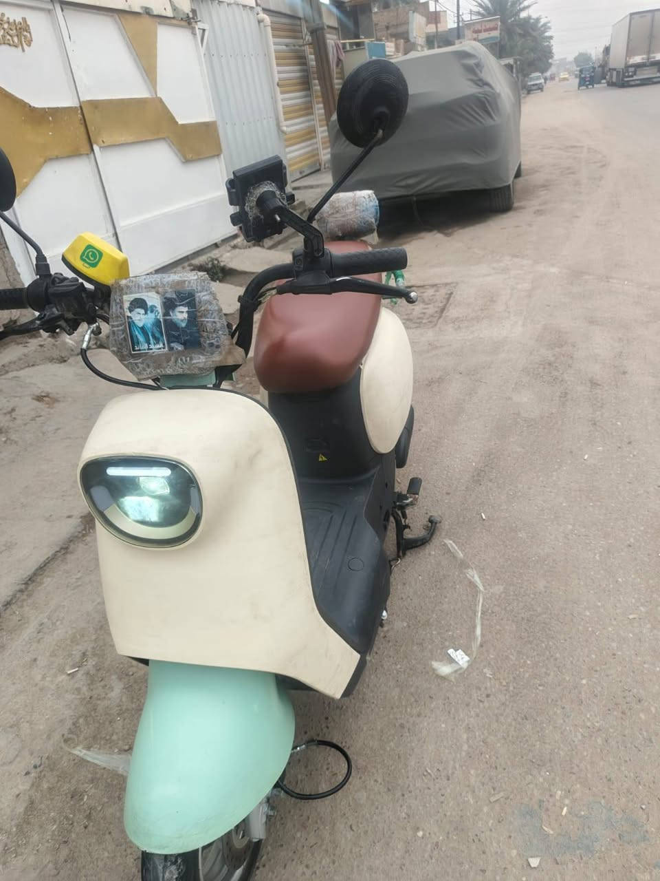 سلام عليكم دراجه كلاسك شحن لبيع دراجه فول لبيع نضافه ااحلا من صور خمس 5بطاريات كبار  مستعجل ع بيعتها 450وبيها خابر وتدلل
***********  او راسلني وتساب
