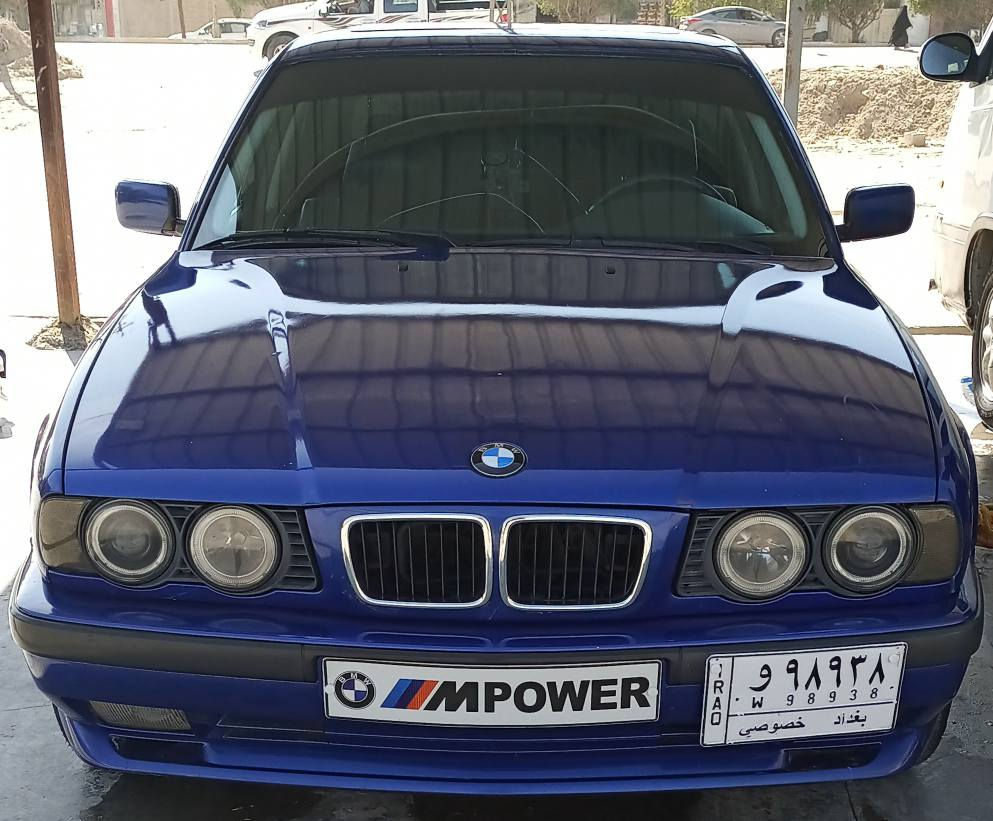 السلام عليكم... من رخصت الادمن المحترم
للبيع بي ام دبليو 
السياره حلوه ومتعوب عليه ومثل ما وضحه بالصوره الشراي يتصل بدون كسر بحلال العالم 
***********
