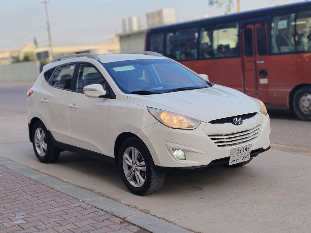 توكسان موديل ٢٠١٠
سعر ١١٤ بي مجال بصيط
بيها بونيت جاملغ صبغ مع مكانين
بدون شاصي محرك كير صدر شرط
دفتر بانزين بيها شرط تحويل والوكالة *********** كركوك كركوك, العراق
