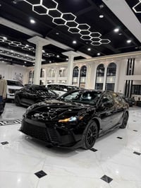 كامري SE • ٢٠٢٥ • هايبريد