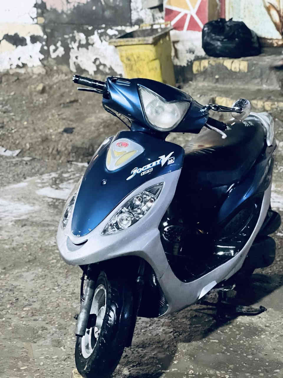 سلام عليكم دراجة كامكو مكفول البيع رقم ***********
