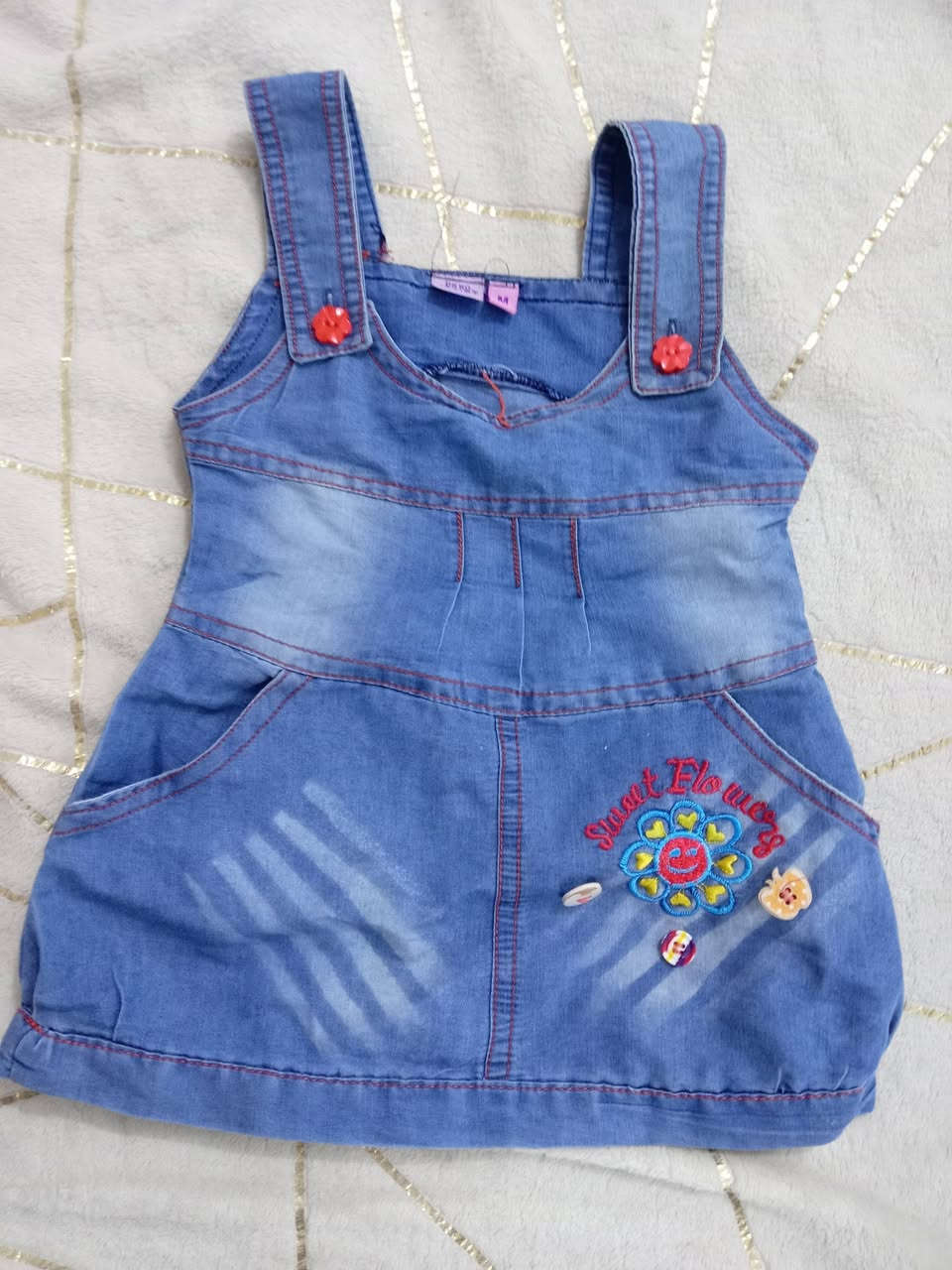 ملابس بناتي جديد   كلمن وسعرهه من شهر الحد سنه


**إذا كنت صاحب هذا الإعلان وتريد حذفه لأي سبب، رجاءا أرسل رسالة إلى الدعم الفني**