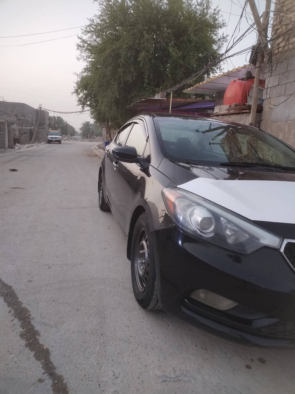 سلام عليكم كيه فورتي 2015 وارد أمريكي حادثه جاملق خلفي گير عادي  تبريد جديد كله جديد وكلشي مكفول تخم تاير ومكينه الفين دوش بيع ومراوس رقم السيارة ديالئ السنويه بسمي سكن بغداد السعر 88 / ***********
