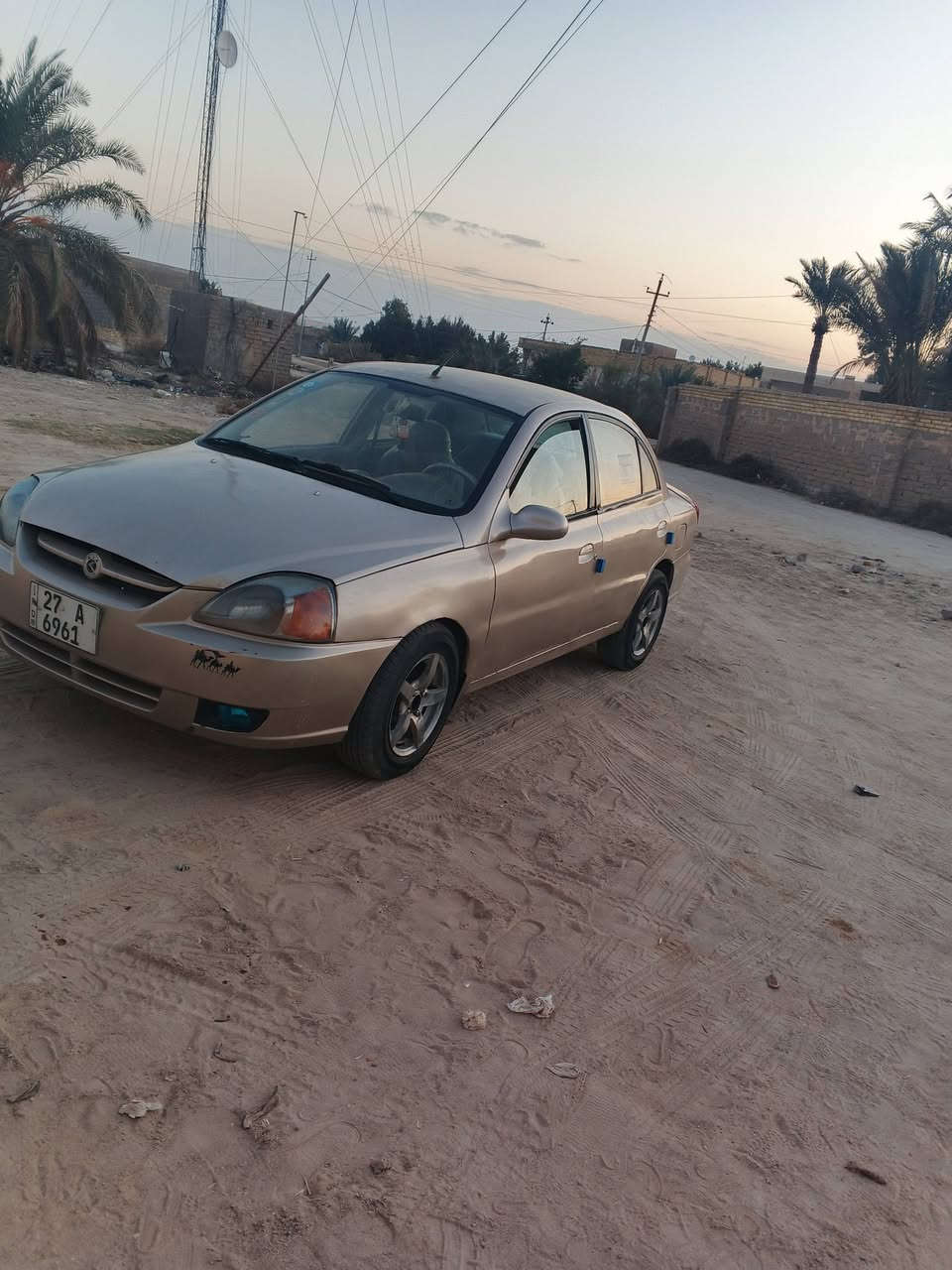 كيه ريو 2004
مكفوله كصه ونقل وعيب شرعي وكلبه 
مكينه وكير كورله نضاف 
حداديه وكهربائيات وتخم تاير جاهزه 
رقم انكليزي سنويته 29 رقم ذي قار 
السعر 35 
الرقم ***********

الرقم ***********
