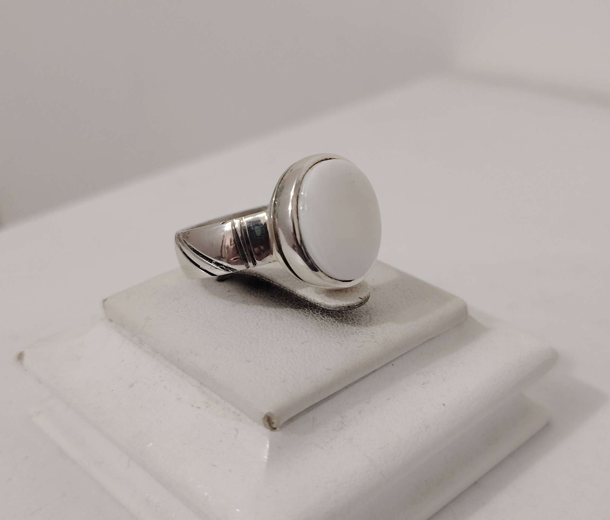 خاتم من حجر العطف الطبيعي البحري
صياغه ثقيلة وجميلة فضه عيار ٩٢٥
يوجد توصيل إلى جميع المحافظات
التواصل ع الخاص او ع الواتساب ***********
