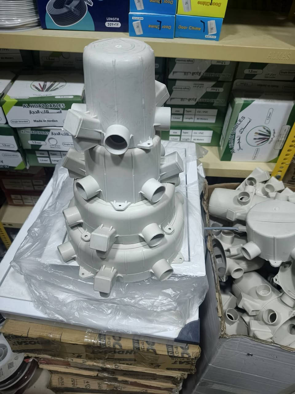 مرحبا للجميع موجود عندي كميه من الجكشن الثقيل مجموعه كامله مميز بغداد أسعار جمله        جكشن ٣ واط ٥٠٠ دينار          جكشن ٦ واط ٦٥٠ دينار             جكشن ١٢ واط ٩٠٠ دينار              جكشن ١٨ واط ١١٠٠            جكشن مروحه أو ثرياً ١٧٠٠ دينار         العنوان البصرة التنومه الصالحيه قرب مدرسة بنات الحسن ***********
