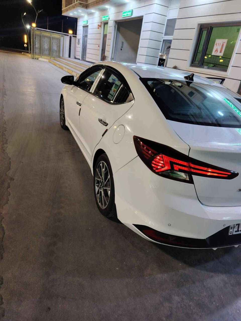 للبيع
السعر((١٥٩$))
إلنترا موديل خليجي موديل ٢٠
لون أبيض 
محرك ٢٠٠٠ دوش
رقم بغداد الجديد بأسمي 
فووووول مواصفات 
بصمة تشغيل 
بصمة أبواب 
فتحة
تحكمات 
شاشة كبيرة
ماشية(١٦٧ كليومتر)
ملاحظة//السيارة مكفولة من الصبغ والتبديل بيه ملاحظات بسيطة...مكان السيارة بغداد اليوسفية 
للاستفسار الاتصال(***********_***********)
