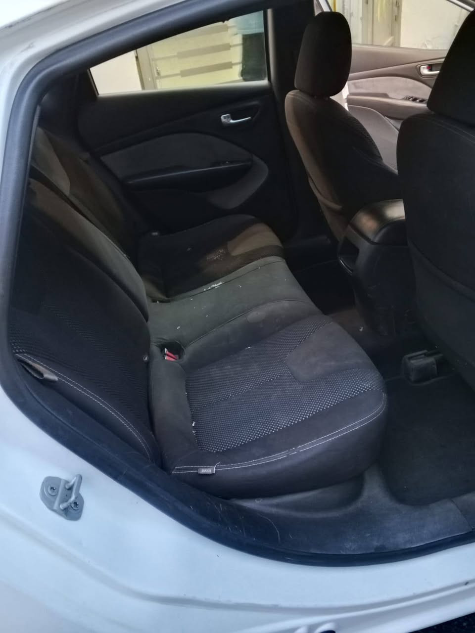 السلام عليكم سيارة امريكي دوج تشارجر موديل 2016 السعر 90 ورقة وبيها مجال تفاصيل اكثر ع الرقم ***********
