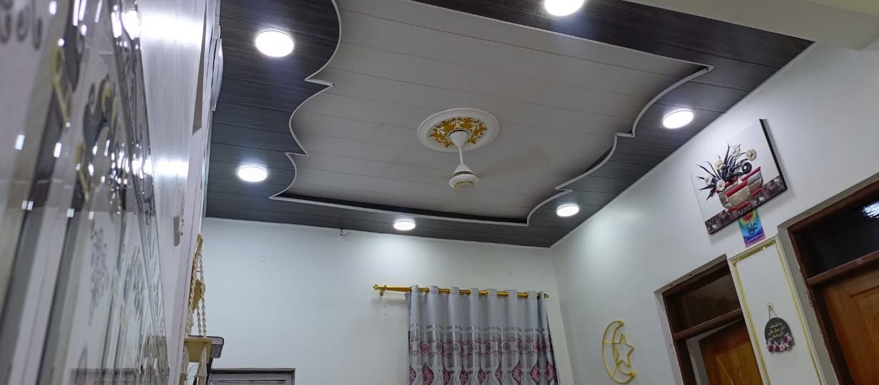 بيت زراعي حي الشهداء كاع ال نجي بناء حديث المساحه ٢٠٠م غرفتين صالتين استقبال مطبخ كبير مناور٢ صحيات داخليه اوخارجيه بناء طابوق رباطات  ***********
