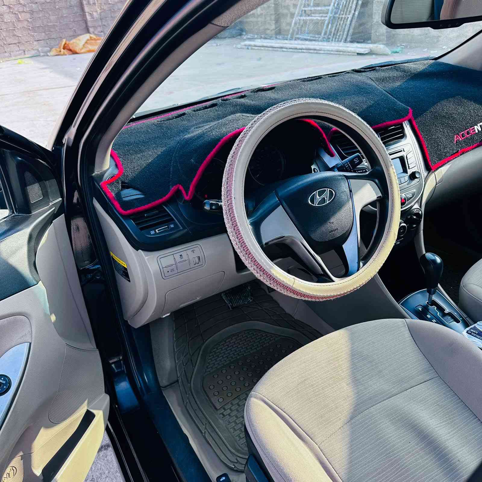 سلام عليكم
اكسنت

2016

محرك 1600

حادث فقط قبق جنطه 

العنوان كربلاء ***********
