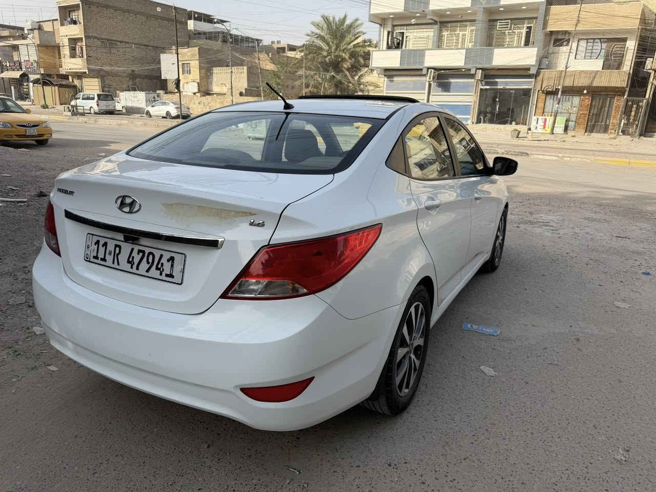 السلام عليكم اكسنت 2016 خليجي فتحه سياره عله وضع الشركه رقم بغداد بسمي مكفوله من الضربه ول تبديل ول بارد شبر صبغ موضح بل صور فقط محرك 1600 ماشيه 70 سبير منازل السعر 117 بيها مجال  مكانها بغداد حي القاهره ***********
