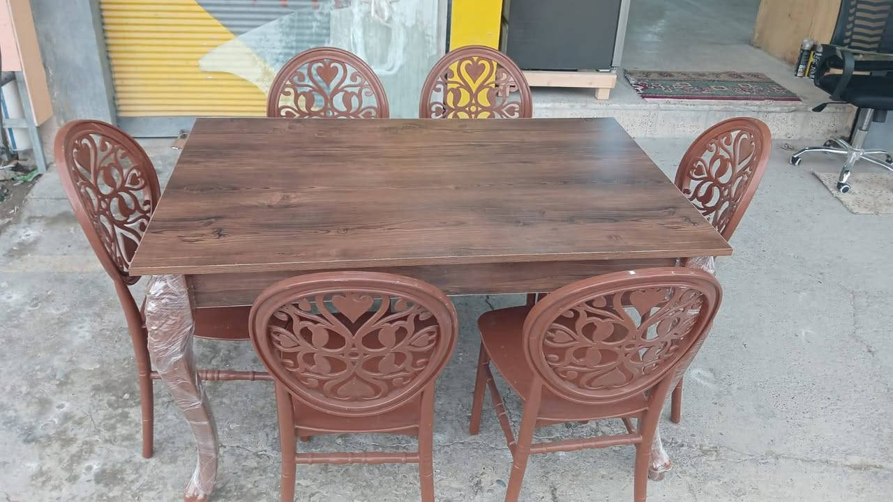 من رخص الادمن 
ميز طعام ٦ كرسي لبيع بسعر مناسب للاستفسار الاتصال ***********
واتساب ***********
