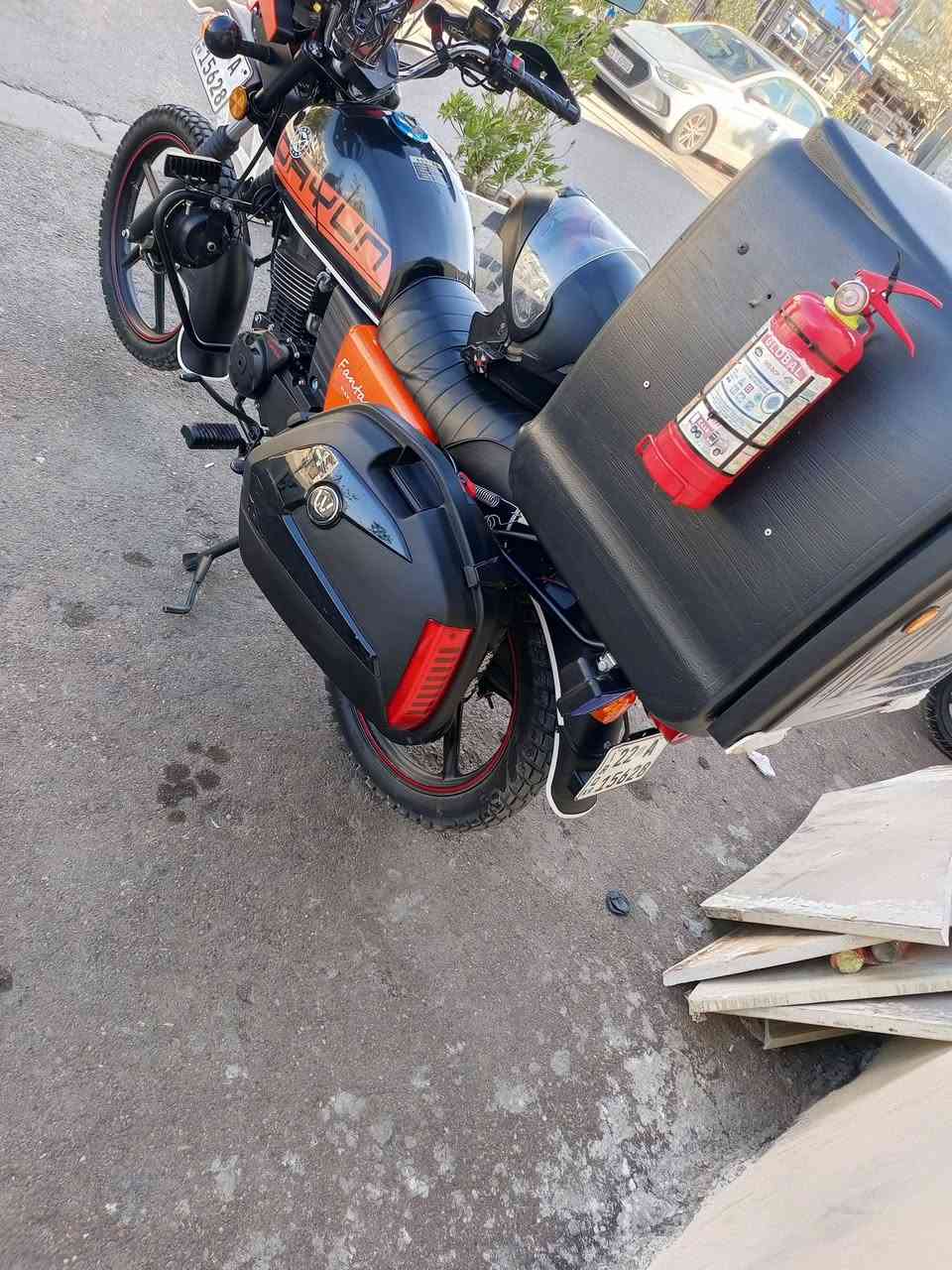 السلام عليكم دراجه دايوان جبلي الدراجه نظيفه اخت الزيرو الدراجه ماشيه 6000 دراجه كل شي ما بيها ماكينه مفتوحه ما مفتوحه اي برغي بيها الدراجه يريد يراسلني هذا الرقم بواتساب *********** السعر خاص واتساب
