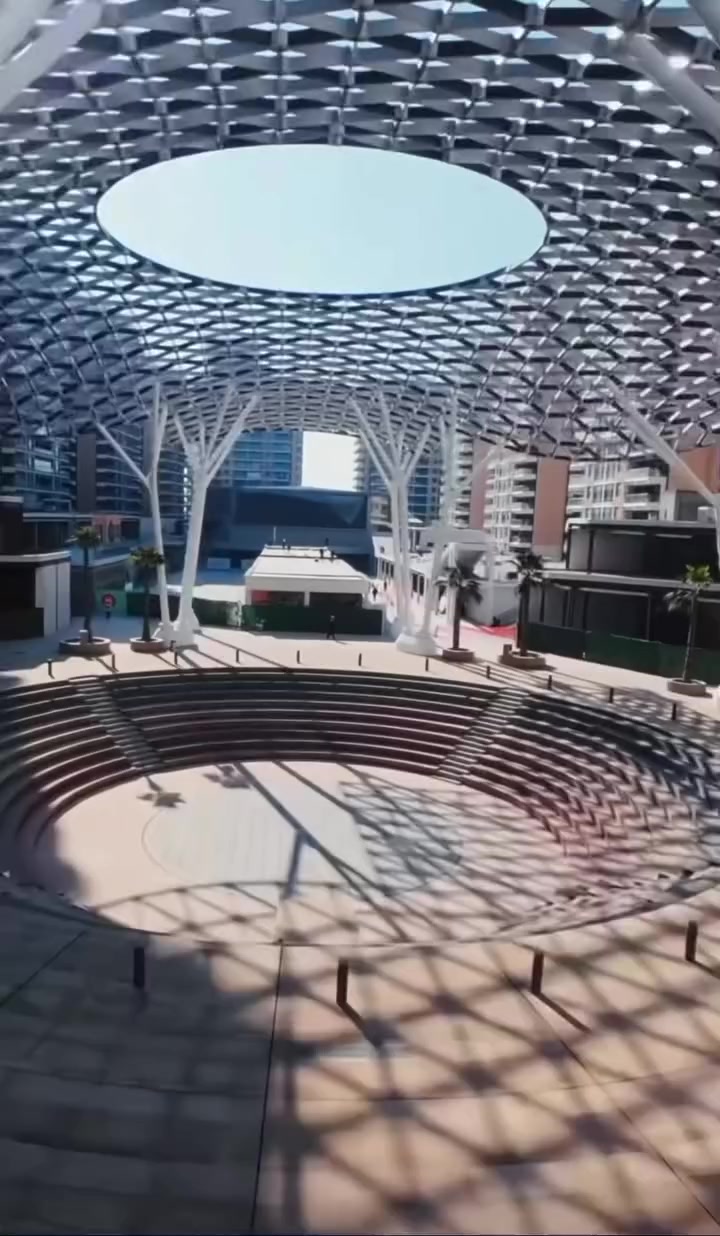 فرصة استثنائية لامتلاك شقة راقية بإطلالة بانورامية مميزة 🌆
للبيع شقة فاخرة في مجمع بوابة العراق – بناية 7
🔹 المساحة: 228 م² – رحبة ومثالية للعوائل
🔹 الطابق: 16 – ارتفاع ممتاز وتهوية رائعة
🔹 إطلالة مباشرة على البوليفارد من جميع الجهات

مواصفات نادرة تجمع بين الموقع الراقي، المساحة الواسعة، والإطلالة المفتوحة
خيار مثالي للسكن المريح أو الاستثمار المضمون 💎

📞 للاستفسار: ***********
