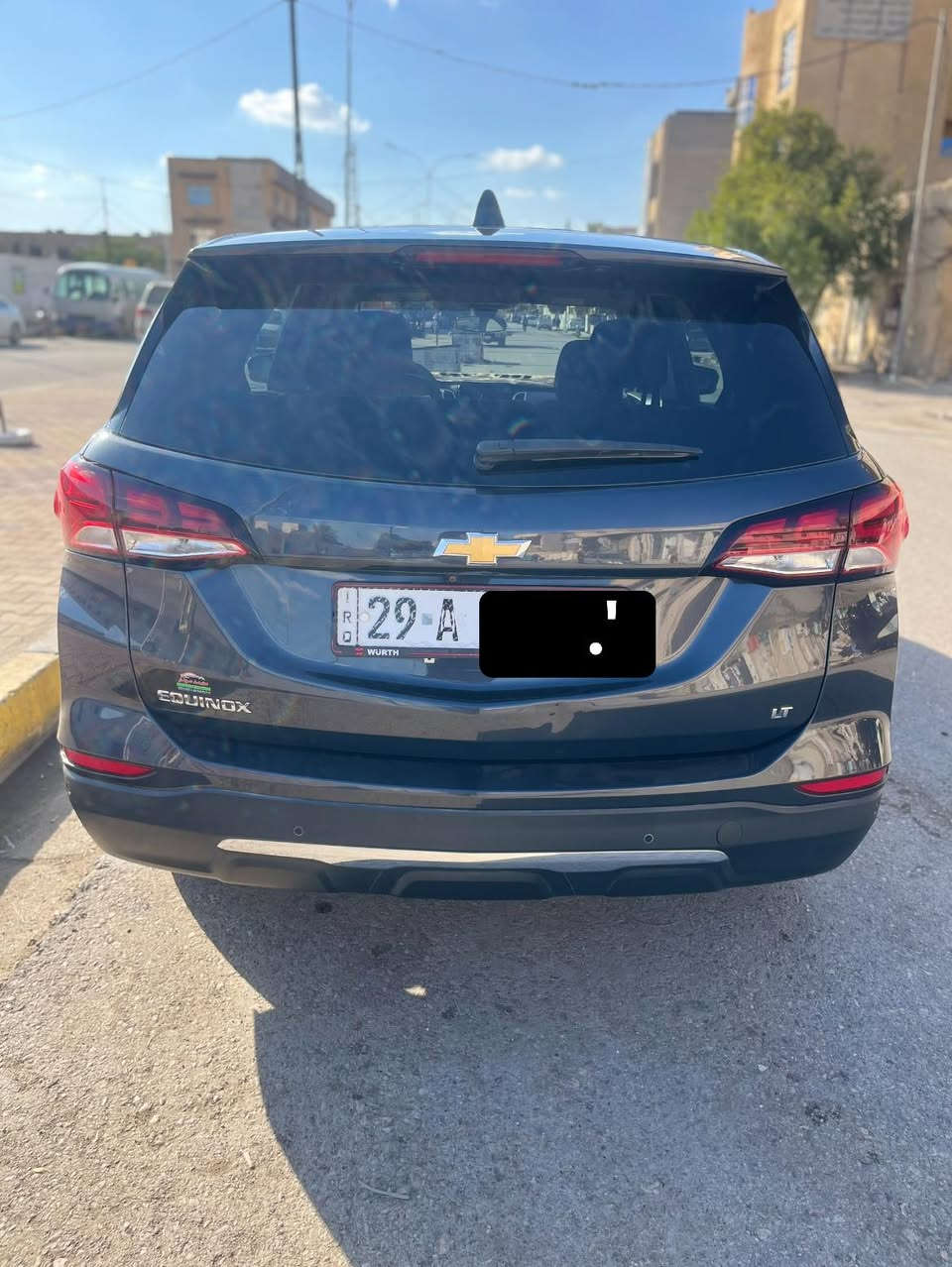 السلام عليكم ورحمة الله بيع او مراوس حسب القناعة  كوينكس 23  خمس كامرات تشغيل عن بعد بسمي شخصيا سيارة حلوةً ونظيفة جاهزة مجهزة من كل النواحي الحادث كما موضح بالصور بنيد وجاملغ فقط مكاني كوت مركز المدينة السعر المطلوب 170 قابل للتفاوظ ***********
