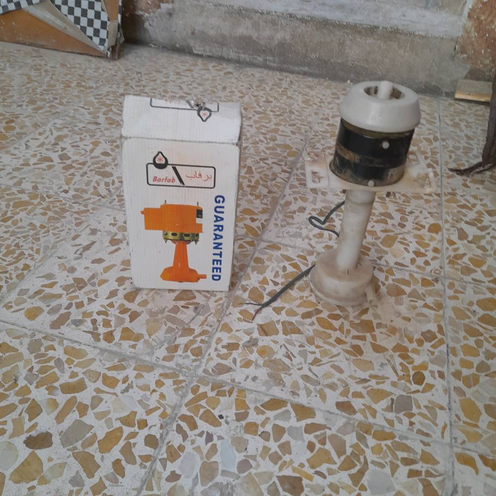 ستلايت سترونك نظيف مع اولمبي ب٢٥ الف ٢ قفص مضبوط مال مكيف الواحد ب٢٥ الف واتربم برفاب جديد ب١٠ الف و  واتربم آخر ب١٠ كان في كونفيرا وايضا قفص اخر لمكيف ب٢٠ الف ويرهم ميز مبرده وكان مربوط مباشر على مربع شباك يعني ما بي وجه مربع  مبين بلصور شراي خاص زعفرانيه  او وات ساب ***********  وبوفيه قياس كبير نظيفه تفاصيلها بلصوره ب١٧٥ الف بيها مجال