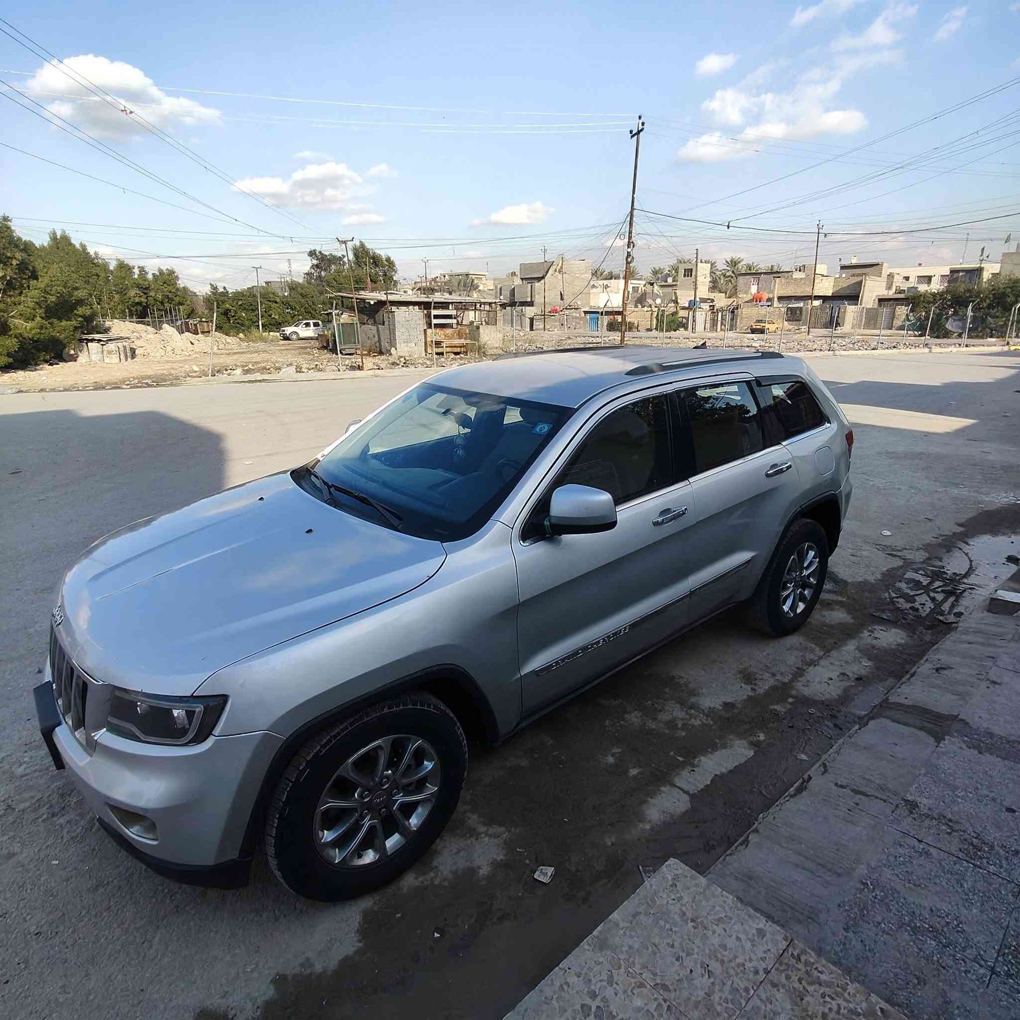 السلام عليكم جيب لاريدو مديل 2011 مصبوغه عام اكفلك شواصي وكفلك من الكص  صدرهه نص عمر  محرك 3600  /  6سلندر  تحكم ستيرن  كشنات كهربائيه  تبريد تدفئه ويه السويج  تبريد قطعتين  سنويه لل 27 السياره بسمنه تحويل بنفس اليوم سياره حلوه ونضيفه  مناقصه اي شي 
العنوان بغداد العبيدي 
السعر 125وبيه مجال 
رقم الهاتف ***********
