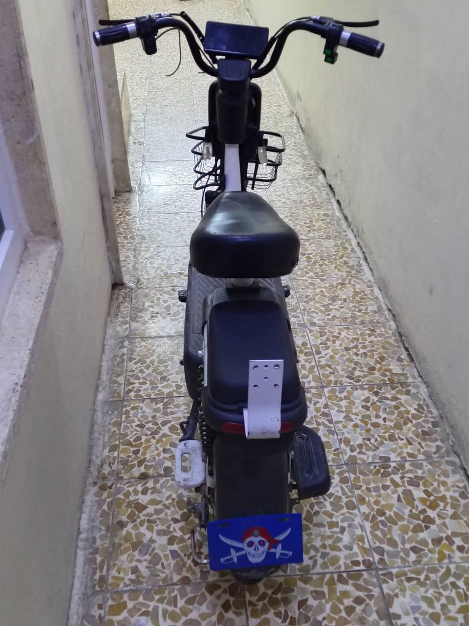 ماطور شحن 14 شغال كامل اربع نمر  فقط شاشه السعر 200 ***********
