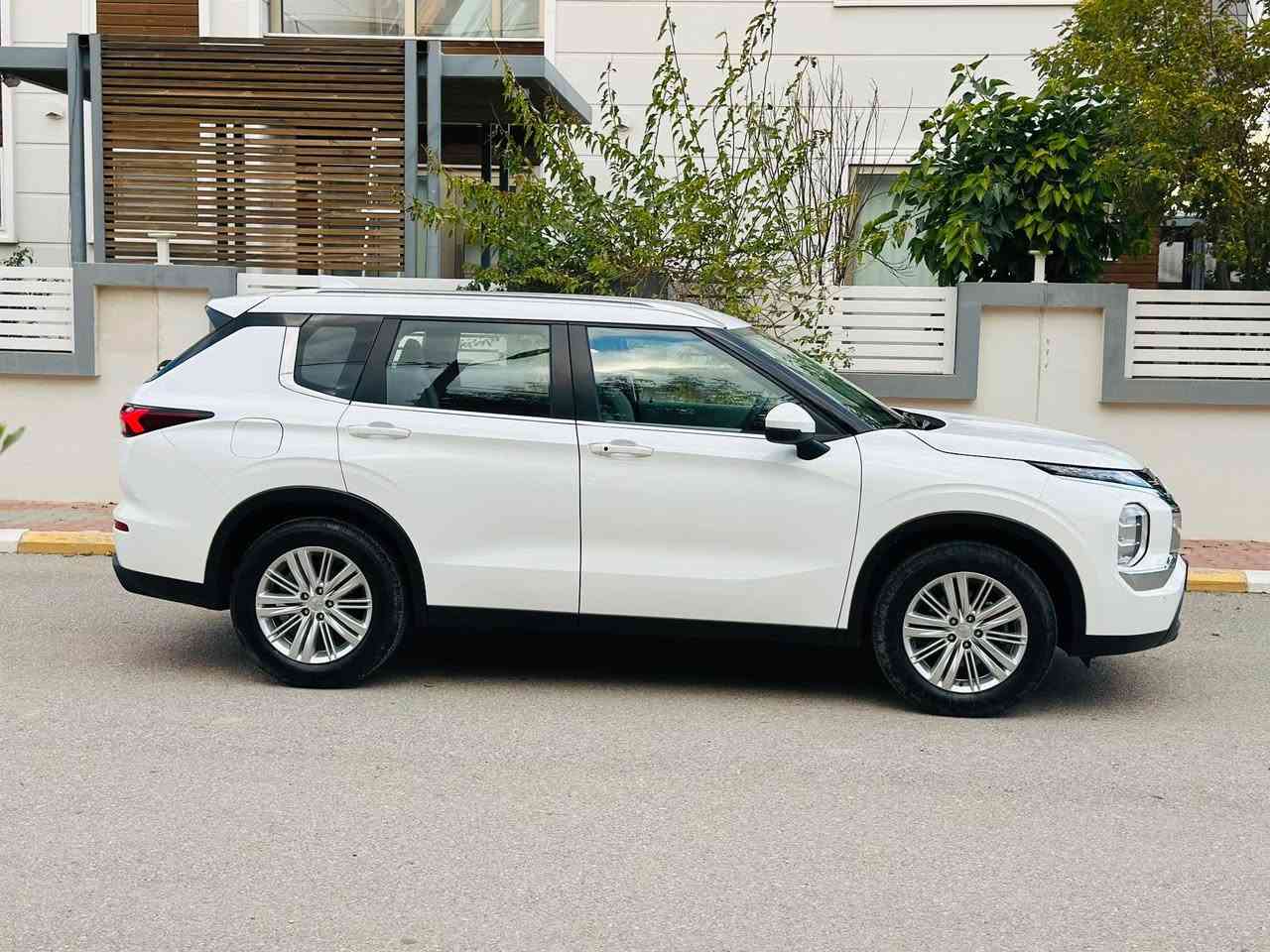 السلام عليكم ورحمة الله،،
للبيع او مراوس برقم شمالي فقط...
اوتلاندر موديل (2024)خليجي صفر شركة
ماشية 15فقط بعدهة بوضع الزيرو
مكفولة كفالة عامة....
مواصفات 
بصمة تشغيل 
ابواب بصمة
شاشة وتحكمات  
كامرة دوارة
رادات امامية وجانبية 
حساسات امامية وخلفية 
وباقي المواصفات عدّا البانوراما 
الشراي يتصل ويدلل
مكاني ديالى خانقين 
السعر225
*********** خناقين, ديالى
