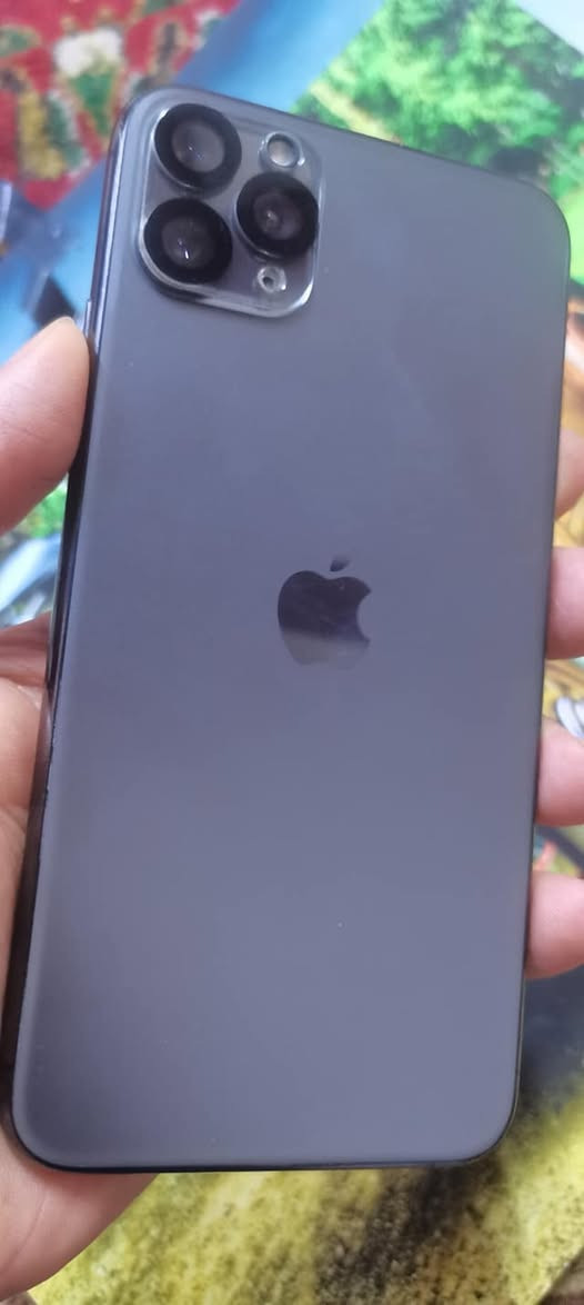 السلام عليكم 11 برو ماكس ذاكره 256 للبيع ابدل بي شاشه اصليه وبطاريه اصليه السعر 350 وبي مجال بصيط عنوان البصره المعقل ***********
