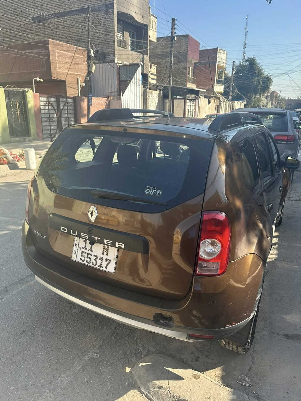 السلام عليكم 
 📌 للبيع | رينو داستر 2014

 • الموديل: 2014
 • اللون: جوزي
 • المشي: 200 ألف كم
 • المحرك: 2000 , 4 سلندر 
 • الكير : أوتوماتيك

 • تحكم كهربائي بالمرايات
 • شاشة وسطية تدعم كاربلاي
 • كاميرا أمامية (داش كام)
 • كاميرا خلفية للبارك
 • السنوية مجددة لغاية 2029
 • اللوحات جديدة (بغداد)
 • السيارة باسمي، تحويل فوري
• السيارة نظيفة ومرتبة ومابيها نقص بس اكو ملاحظات بالبدي

📍 المكان: بغداد - الشعب
📞 للتواصل : ***********
متوفر واتساب

💰 السعر المطلوب: 68 ورقة (وبيه مجال حگ الجية)
