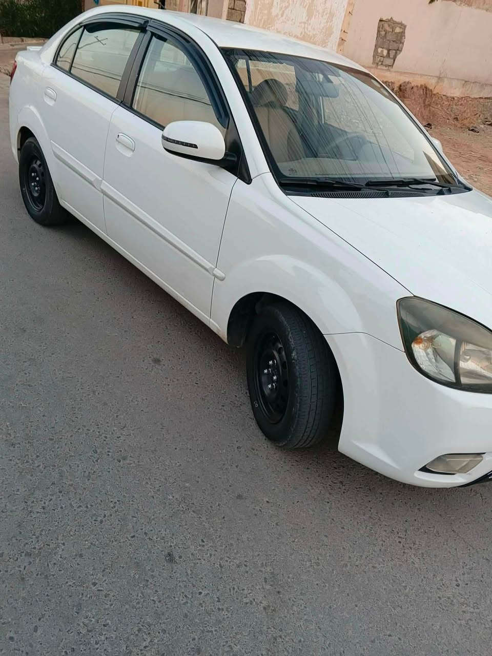 كيا ريو موديل 2012
محرك ١٦

فول توماتيك 

بدون ضرر بدون صبغ وشرط الوكاله والتحويل 

مكان السياره موصل الايمن 

السعر ٩٥ وبيها مجال 

للاستفسار ***********
