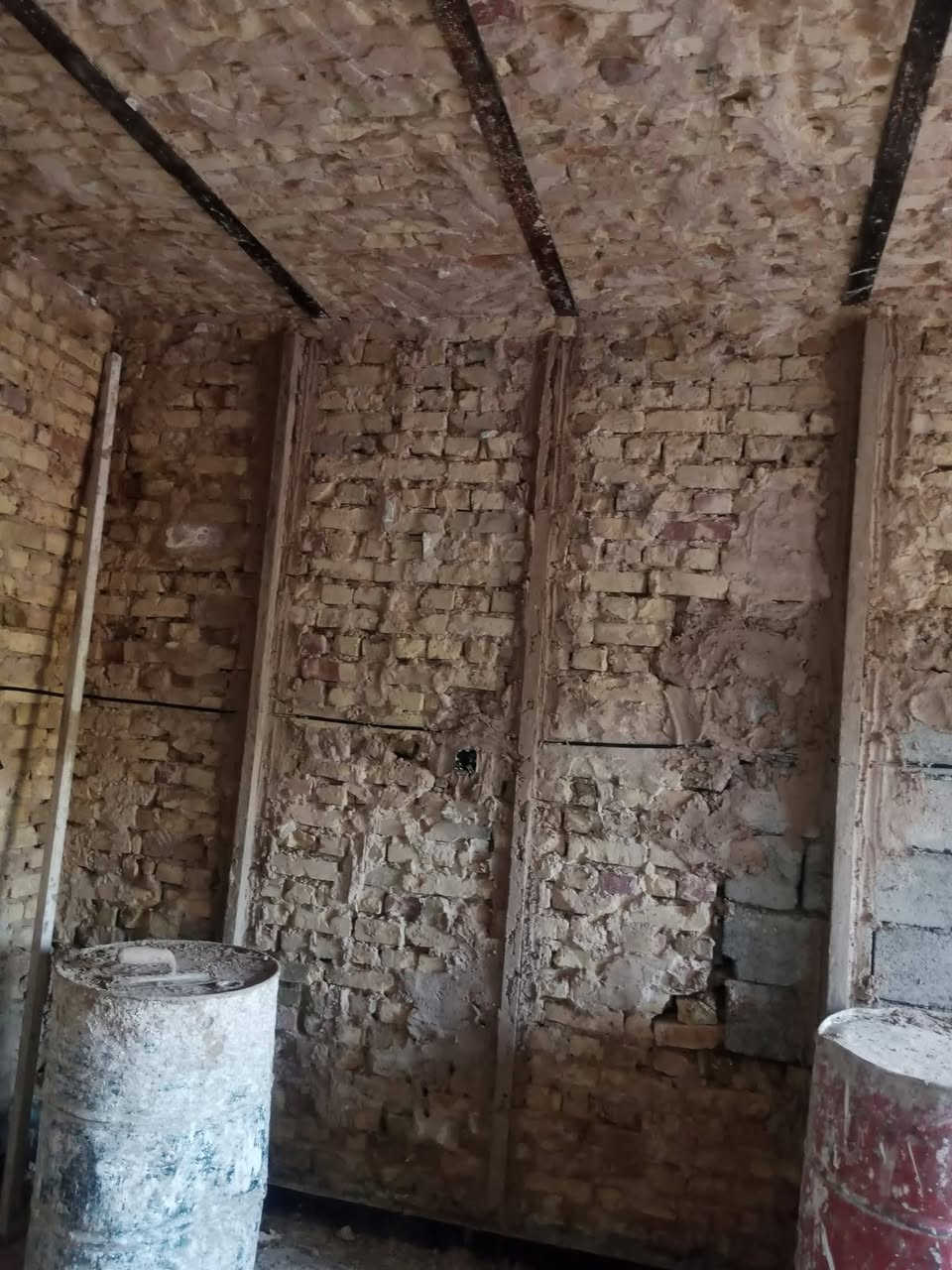 السلام عليكم
متواجدين كادر لباخين جص سمنت
 شغل درجه اولى ع المساطر 
رقم الاتصال،، ***********
