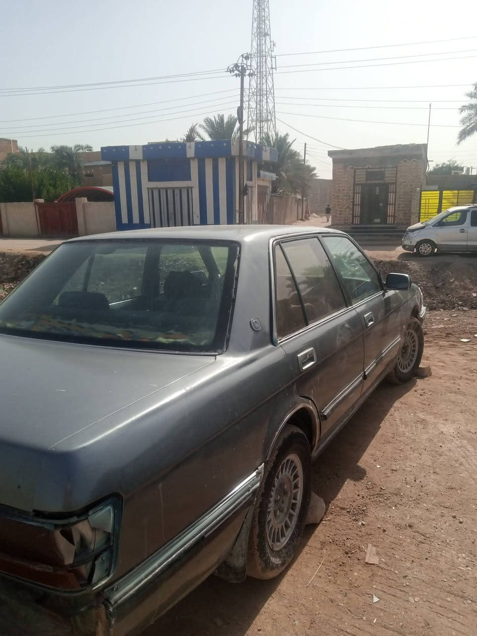 السلام عليكم سيدان موديل 91 ايسر بلاد مكينه وكير نضاف لاتنقيص ولاتبخير كهربائيات كلهه شغاله غرفتهه حلوه تبريد شغال كشرهه كلش حلو مابيهه لاخياس ولاكص ولانقل ورقم بغداد صدامي وراعيهه يريد يداور 
(اليكول مداورهه يكلف لا حبيبي مايكلف 750 الف تحويل رقم جديد نكليزي)
السعر 33 وبيهه مجال للطيبين
مكاني ناصريه قضاء الفهود 
***********
