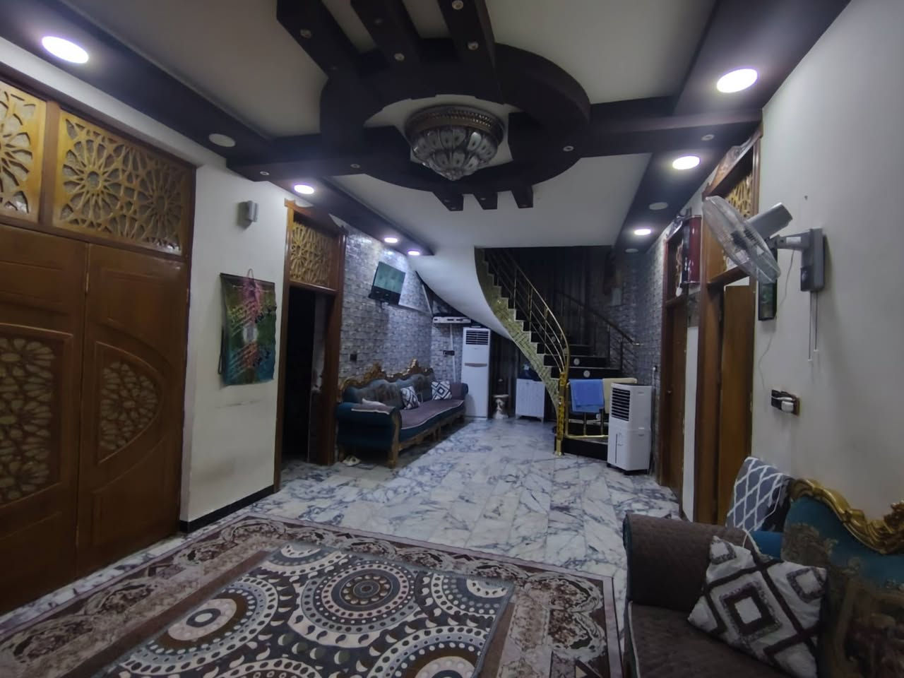 للبيع بيت
موقعه حي الصحه 

خلف المدهش 

طابو زراعي ٢٥ 

المساحه ٢٨٠ متر واقع حال 

ركن على شارعين 

مساحه بلسند ٢٥٠

سعره 300 وبي مجال 

بنائه طابوق
مطبخ هول صاله غرفه نوم وغرفه مجمع صحيات جوه
فوك ٣ غرف نوم وغرفه مجمع صحيات وكلدور

***********
