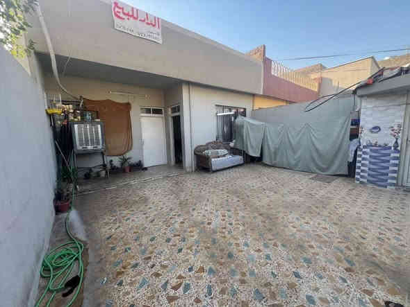 دار للبيع  بسعر مناسب جدا 
الموقع / حي الاعلام 
مساحة /150م واجهة 7ونص م 
طابق بناء وسط 
ط1 غرفتين  نوم وهول واستقبال ومطبخ وصحيات وكراج وتوليت خارجي

الاتصال على ***********
***********
