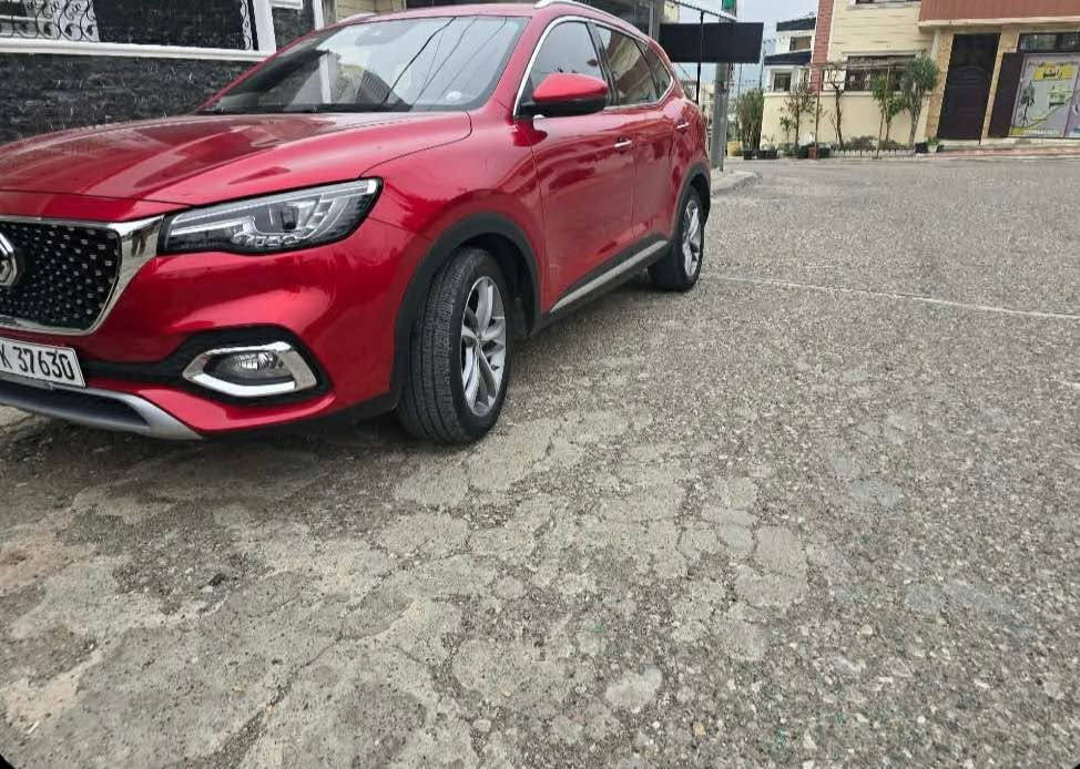 Mg hs2022
بێ بۆیاخ هیچی پێوە نیە  ٧٠ هەزار ڕۆشتوە  فول  فول مواسەفاتە  سەنەوی تازەیە  سعری ١٣٠ گەڵاو معامەلە 
***********
*********** السليمانية, العراق
