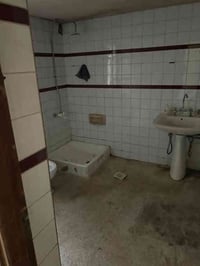 #للأيجار____في____السيديه  مشتمل طابق ارضي مساحه 100 متر   يحتوي على غ...